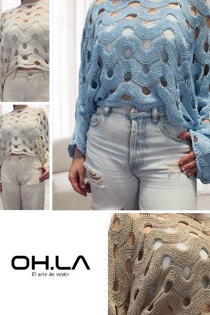 Renueva tu fondo de armario con nuestro suéter de punto calado. Confeccionado en 100% algodón, ofrece un diseño artesanal y ligero en tonos azul, beige y blanco perlado.